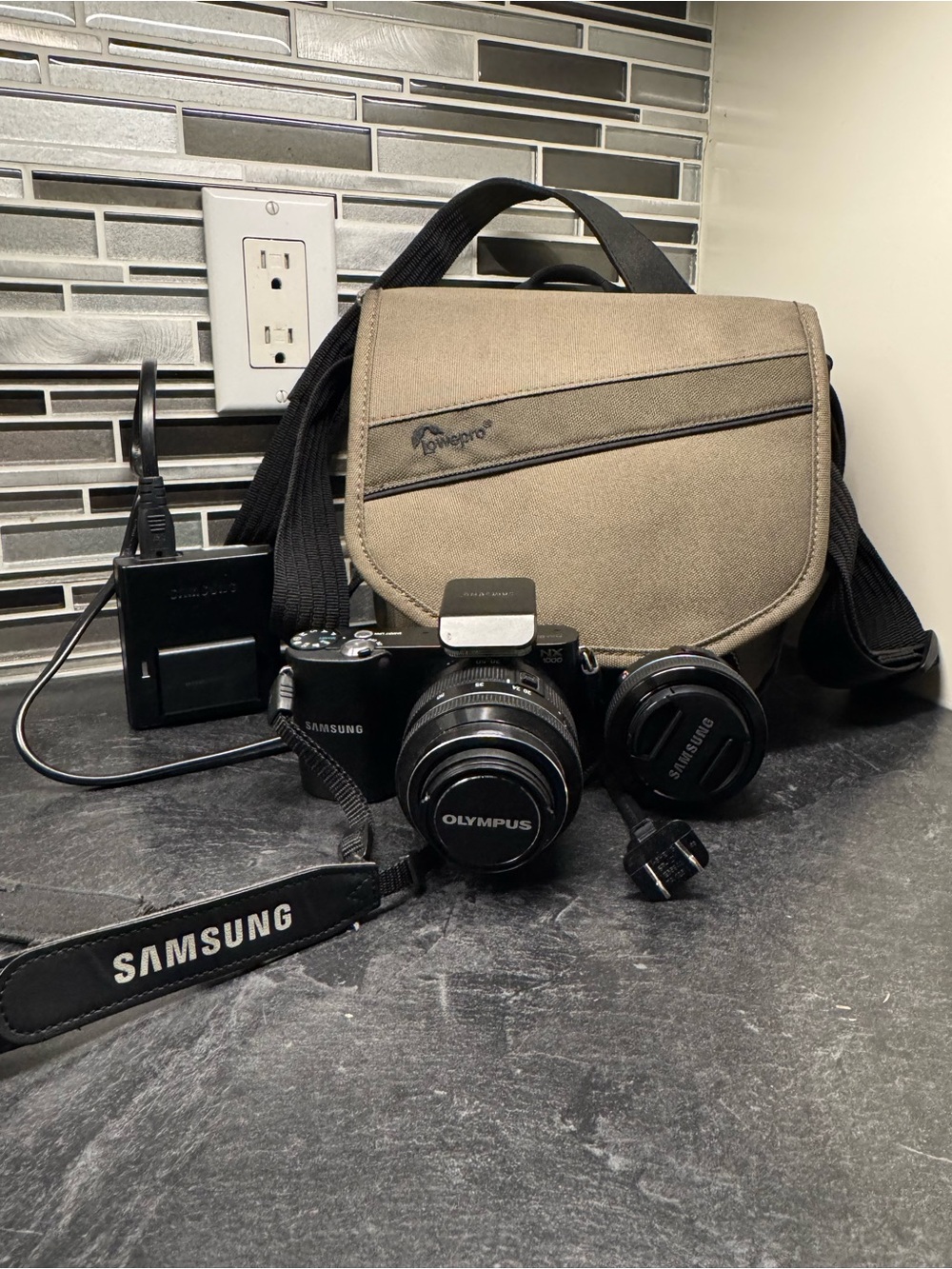 Samsung Black Mirrorless Camera NX1000